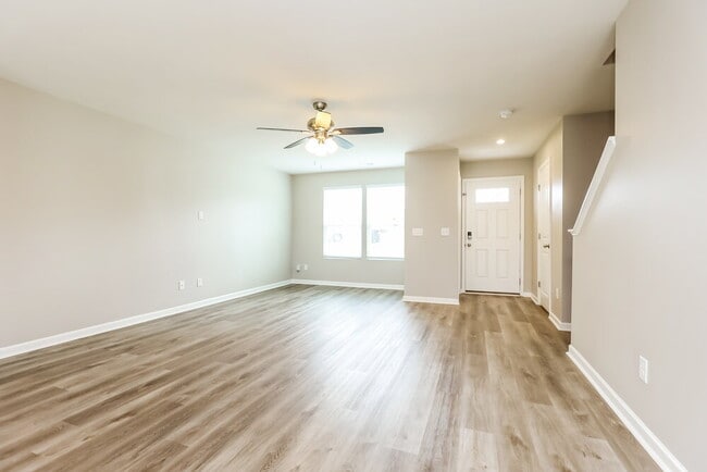 Photo - 1316 Isabella Ln