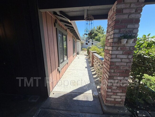 930 Graywood Cir