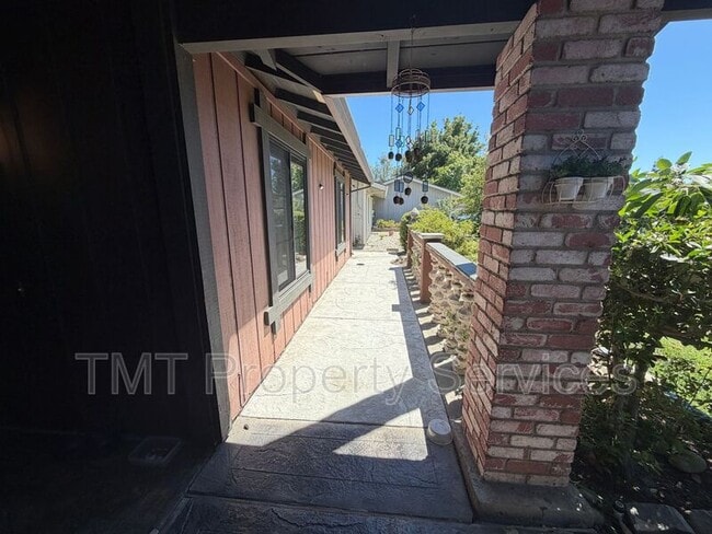 Photo - 930 Graywood Cir