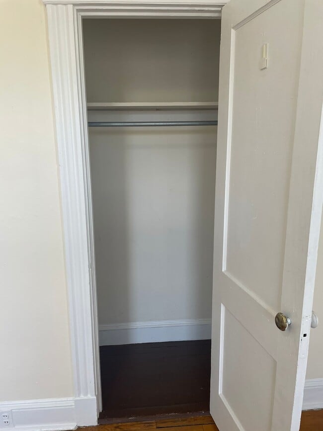 Photo - 352 Riverway Unidad 22