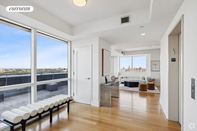 Building Photo - 2628 Broadway Rental