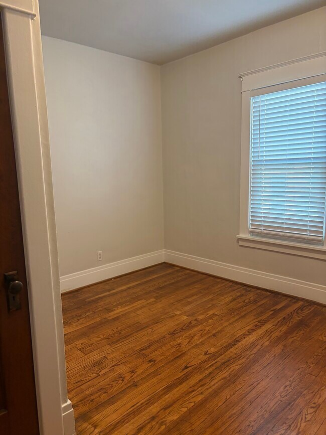 1376 Amherst St Unit 3