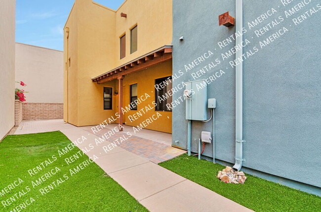 Photo - 402 E Croydon Park Rd