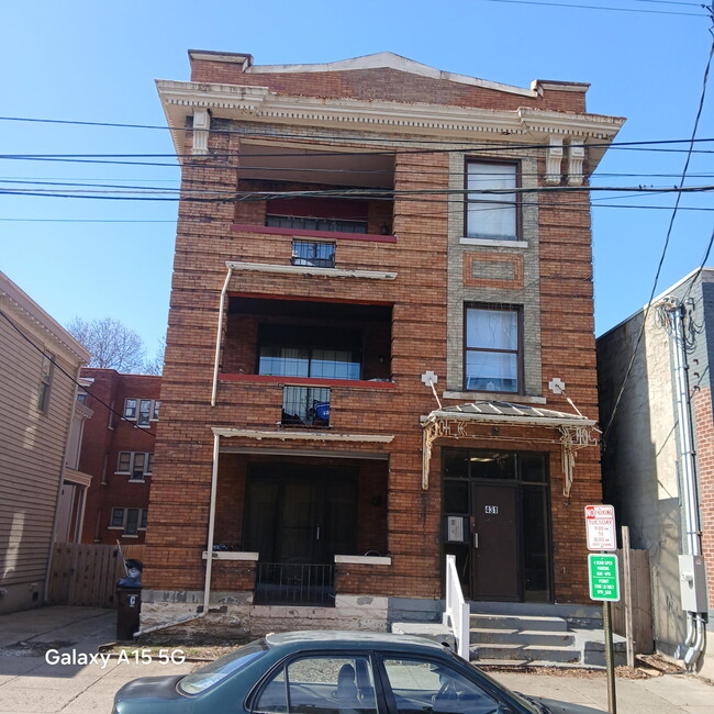 Photo - 431 Greenup St Apartment Unit 7