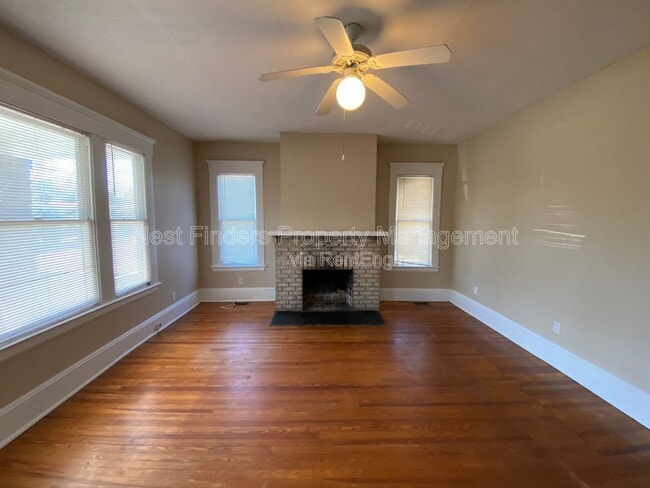 Photo - 2611 College St