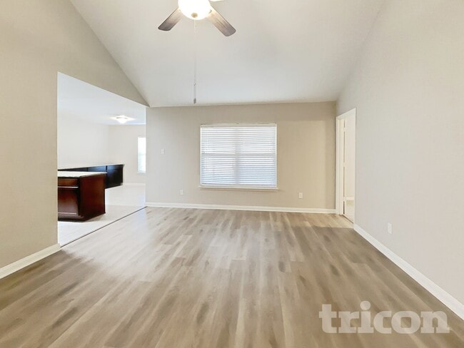 Photo - 112 Liberty Ln