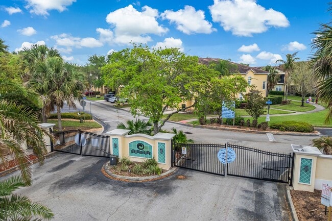 Photo - Spacious 3/2 Condo in the Gated Oakwater Community with Single Car Garage! Brand new carpets and ...