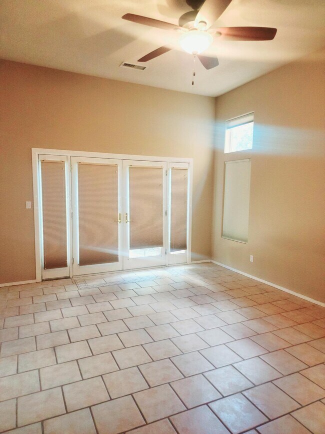 Photo - 829 Hackberry Trail SE