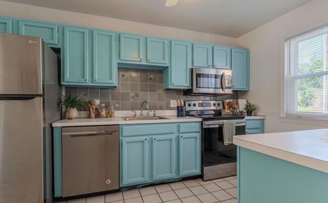 Photo - 712 Woodlawn Ave