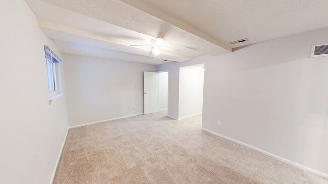 Photo - 2862 Chatsworth Way