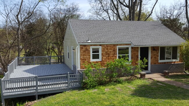 Photo - 331 Tamworth Dr