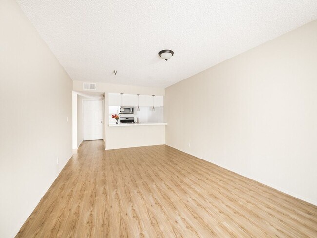 Photo - 400-420 N. Oakland Ave