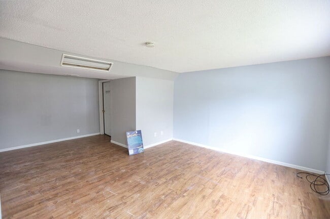 Photo - 4156 Norman Dr SE