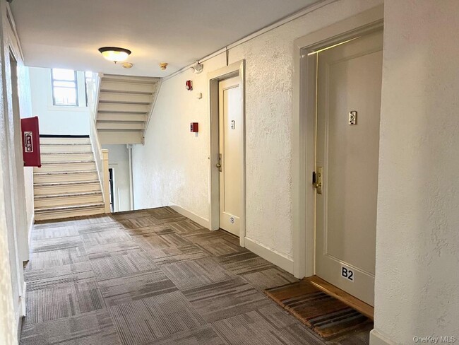 Photo - 604 Tompkins Ave Unidad B-2