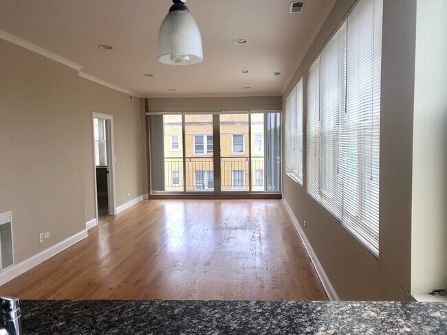 Photo - 4300 N Kedzie Ave Unidad 402