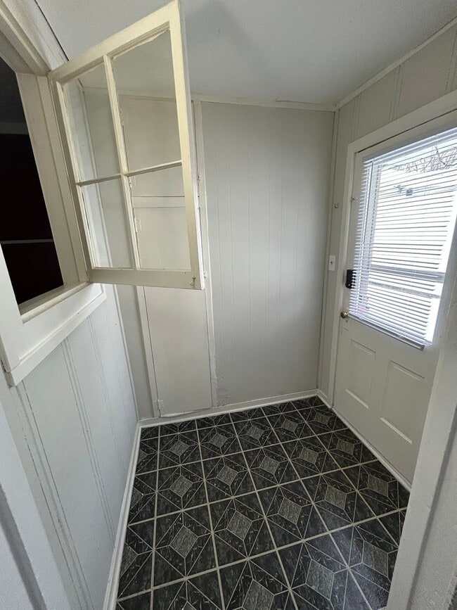 Building Photo - 910-914 N 11th Street Unit 914 N 11th Street #2