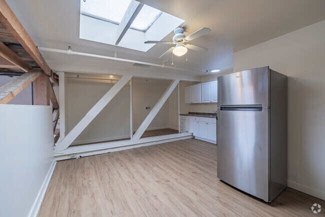 1BR, 1BA - 1,900SF - Kitchen - 1050-1066 47th Ave