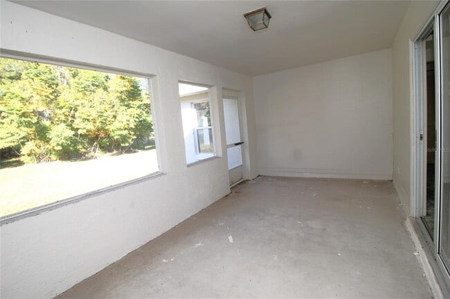 Photo - 104 N Main Ave