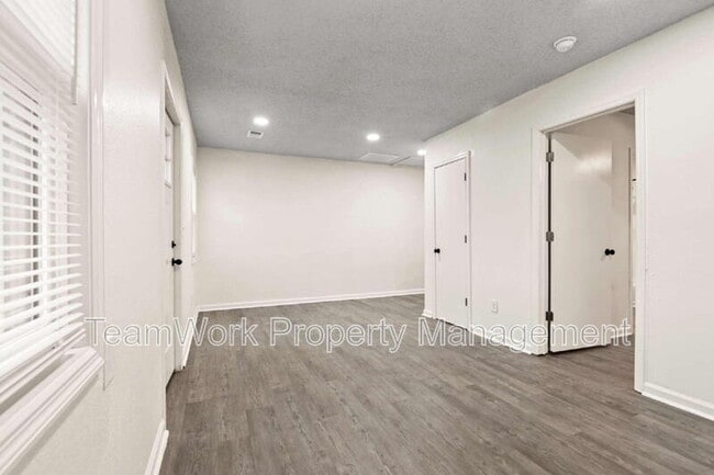 Photo - 3103b Azalea Dr