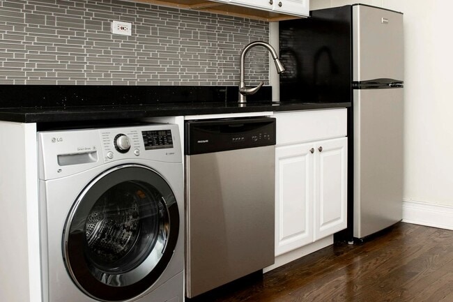 Photo - 648.5 W Roscoe St Unit 2N