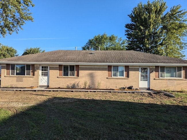 Building Photo - Daggett854 Unit 2