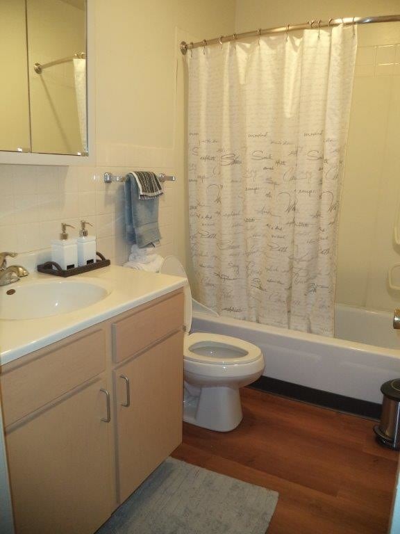 University Village Apartments Dekalb, IL