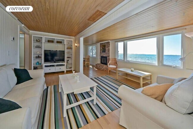 Photo - 314 E Montauk Hwy