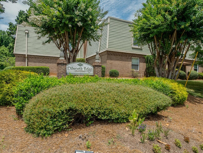 Building Photo - 2600 Park Rd Unit D