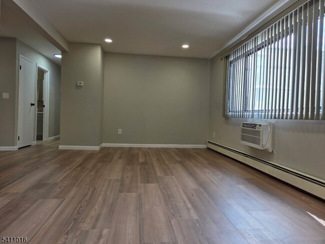 Photo - 645 Cricket Ln