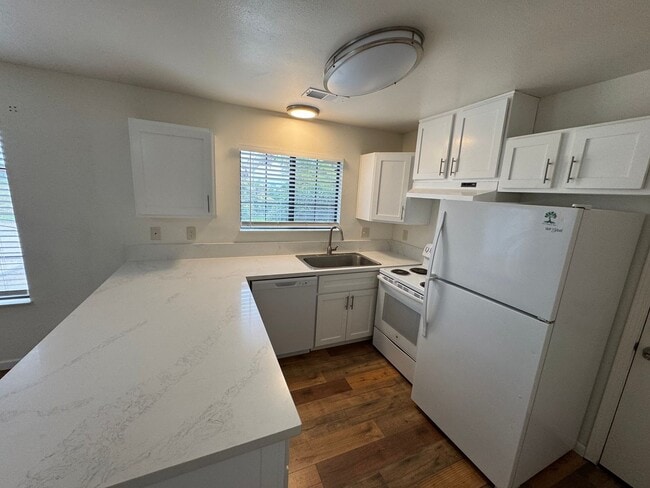 Photo - 1498 E Carolyn Ln Unit 1498 E Carolyn C