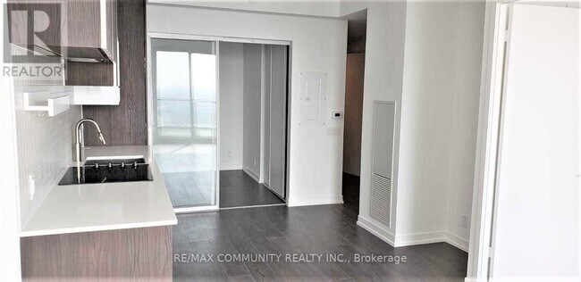 Photo - 898 Portage Pkwy Unit 4705