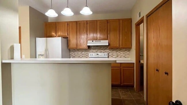 Photo - 15563 Garnet Way