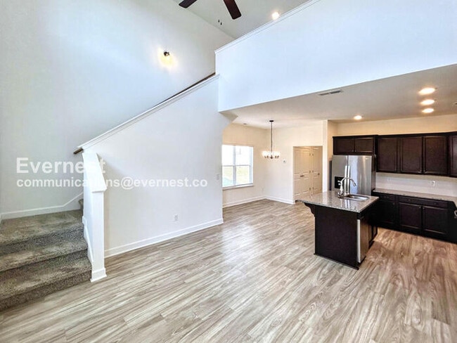 Photo - 799 Coopers Wy