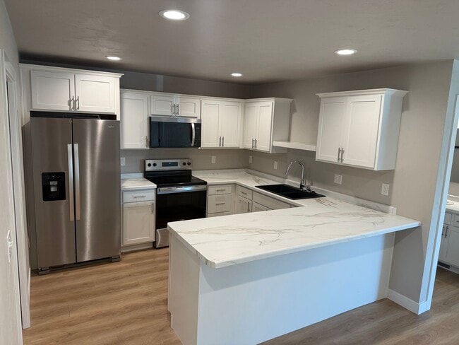 Building Photo - 830 Highland Park Rd Unit 830