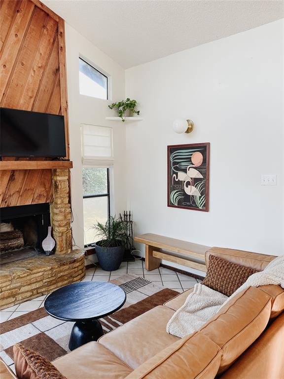 Photo - 334 Coventry Rd