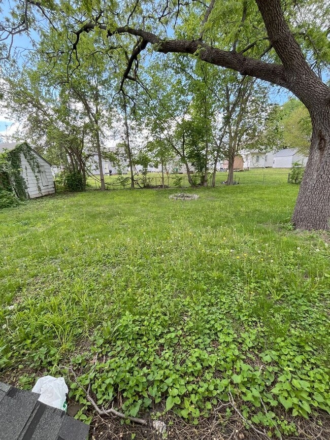 Photo - Charming 1 Bedroom Home with Large Yard & Garage