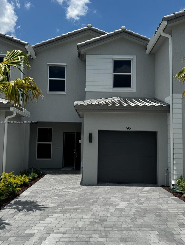 Photo - 140 SW 184th Way Casa Adosada