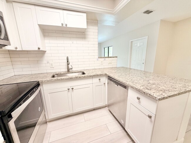 Photo - 4241 Gulfstream Dr Unit Apt 202