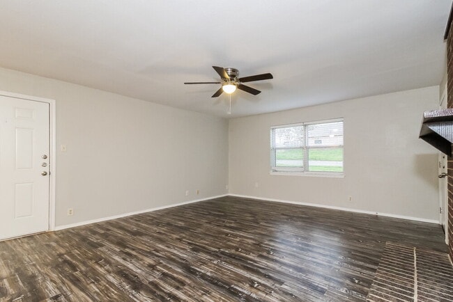 Photo - 1008 Autumn Oak Dr