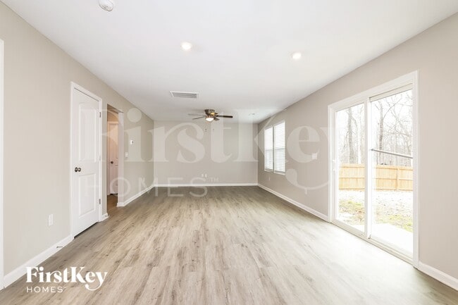 Photo - 217 Focus Ln