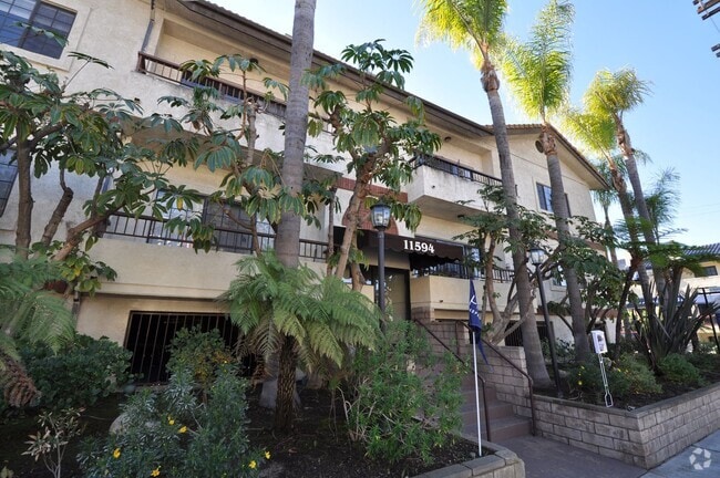 Building Photo - 11594 Moorpark St Unit 106 Rental