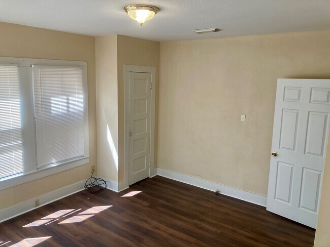 Building Photo - 3523 Avenue L Unit Front