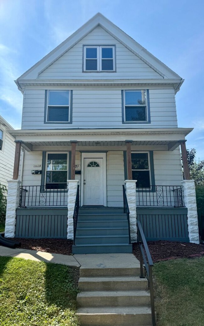 Building Photo - 3461 E Plankinton Ave Unit Upper