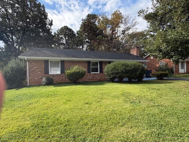 Building Photo - Beautiful Update Brick Ranch!
