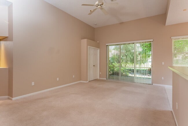 Photo - 13542 Weyburne Dr