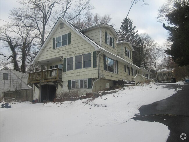 Building Photo - 17 Lindbergh Ln Rental