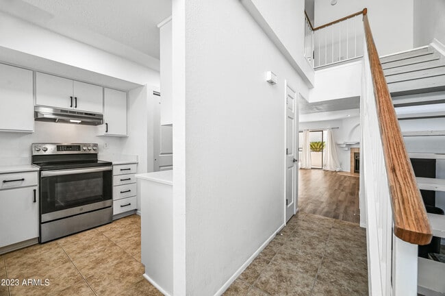Photo - 220 N 22nd Pl