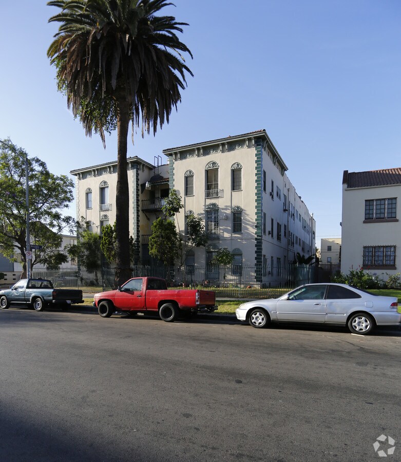 Leeward Apartments - Leeward Apartments