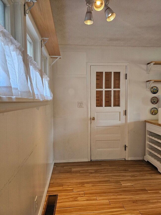 Photo - Cozy Fostoria Home