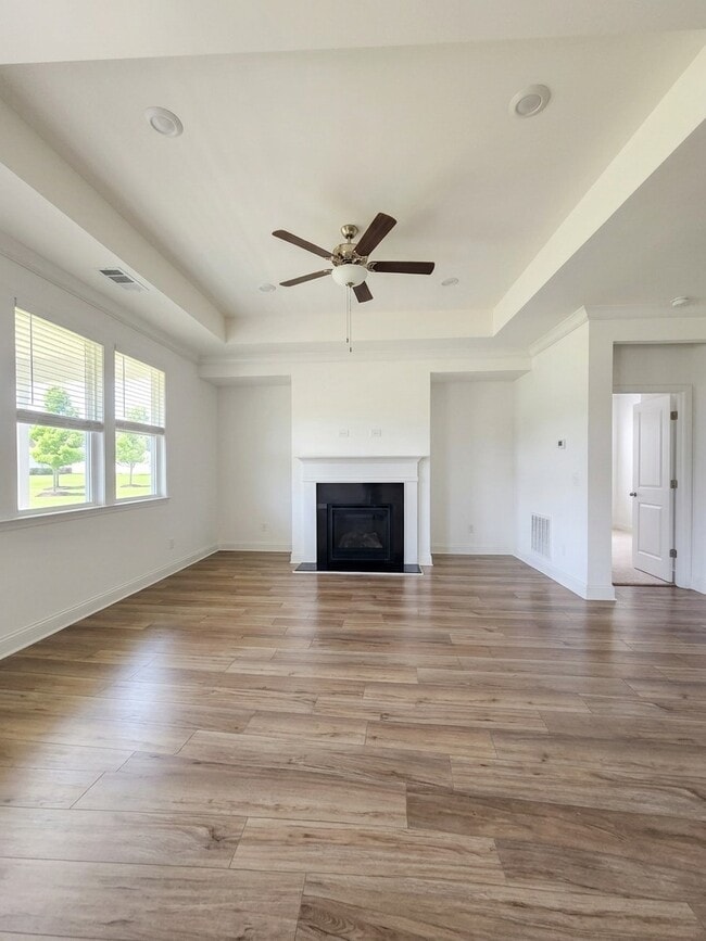 384 Yardley Ln